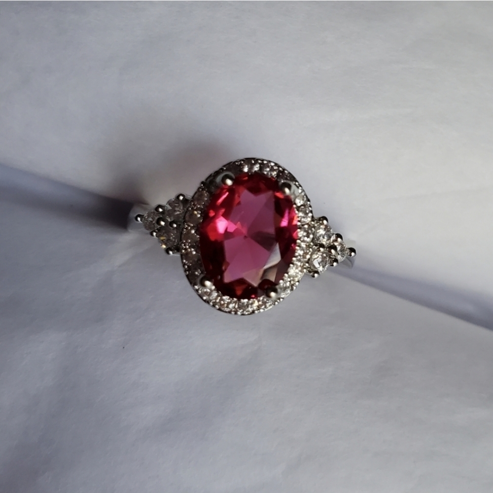 New Beautiful Oval Cut Ruby Ring - Picture 4 of 8